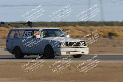 media/Oct-02-2022-24 Hours of Lemons (Sun) [[cb81b089e1]]/915am (I-5)/